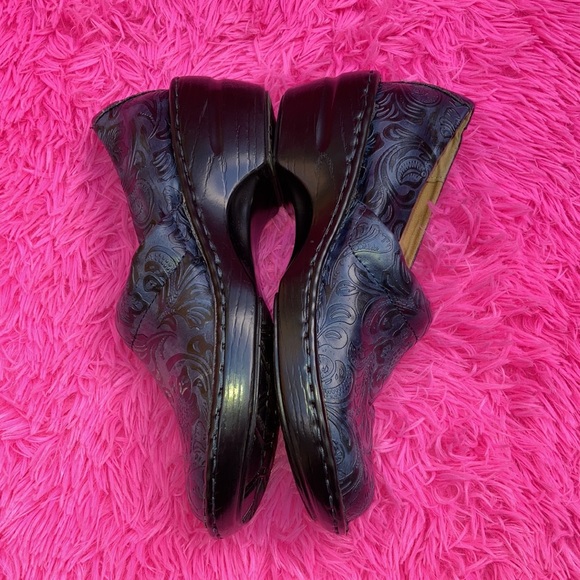 GH Bass Sheena embossed dark blue cushioned clogs size 8 - Picture 6 of 9